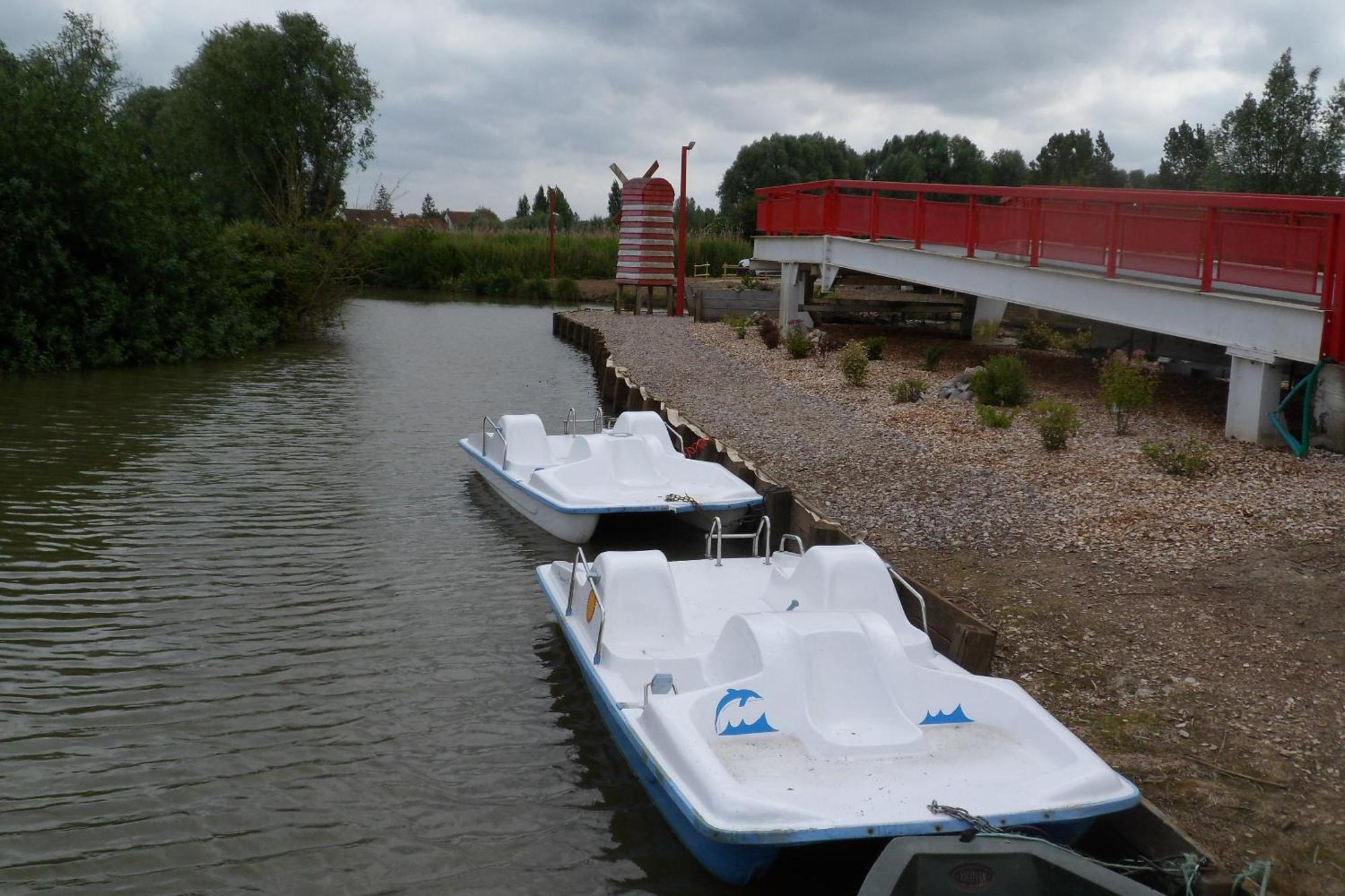 Le Moulin Rouge De Clairmarais "Le Heron" Exterior foto